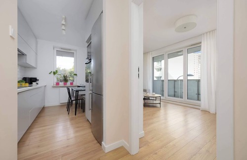 Mokotow Apartment | Wita Stwosza 48 | Warsaw | Spacious Apartment with Parking Balcony | Next to Met