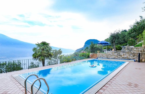 Arias Apartment | With spectacular lake view and pool – Apartment Elka 6