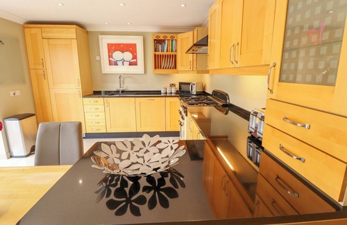 Lincoln House | WITHAM VIEW, pet friendly, with open fire in Lincoln