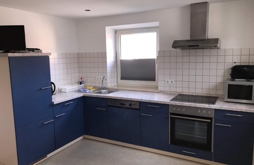 Dasing Apartment | Wohnung Anika 1 - Helle FeWo mit schönem Balkon und kostenfreim WLAN
