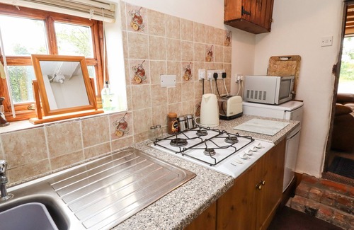 Horncastle Cottage | WOLDSEND COTTAGE, pet friendly, with open fire in Horncastle