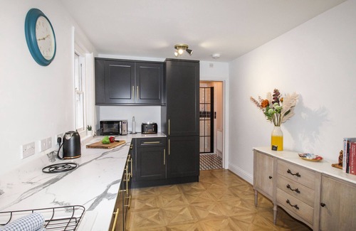 Weymouth House | WOLF COTTAGE, pet friendly, character holiday cottage in Weymouth