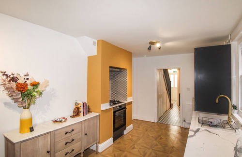 Weymouth House | WOLF COTTAGE, pet friendly, character holiday cottage in Weymouth