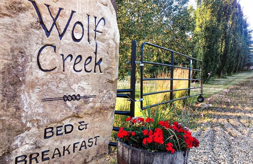 Ponoka County Bed & Breakfast | Wolf Creek Bed and Breakfast