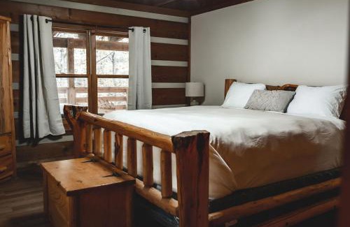 Purlear House | Wolf Creek Cabin at 36 North - Hot Tub