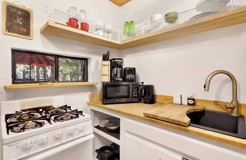 Big Bear Lake Cabin | Wolf CUB Cabin #1946