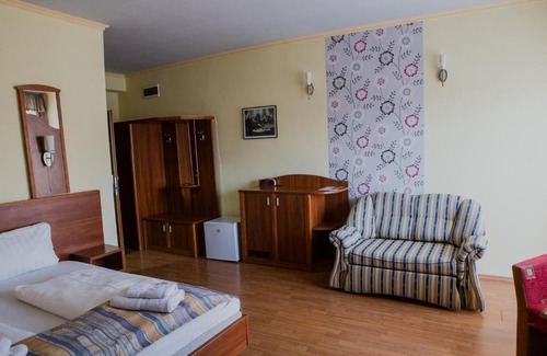 Sarvar Hotel | Wolf Hotel