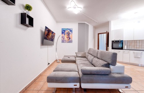 San Benedetto di Lugana Apartment | Wolf House - Peschiera Holiday (Private Jacuzzi)