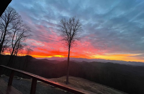 Mars Hill House | WOLF LAUREL AREA ADA Carolina Moon NC COM