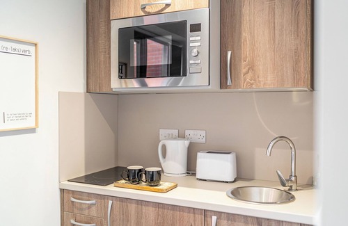 Wolverhampton Apartment | Wolverhampton Apt Near Molineux Stadium- Free Parking-Perfect for football fans