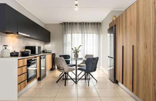 Greater Johannesburg Metropolitan Area Apartment | Woman Era-Penthouse apartment