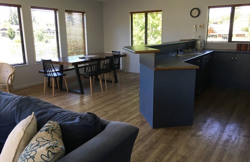 Hanmer Springs House | WON the supreme award! Modern spacious central home, awesome views over the lake