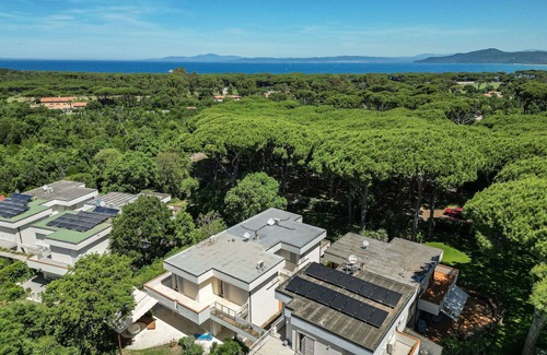 Punta Ala Villa | Wonderful private villa for 10 people with WIFI, A/C, TV, patio and pets allowed