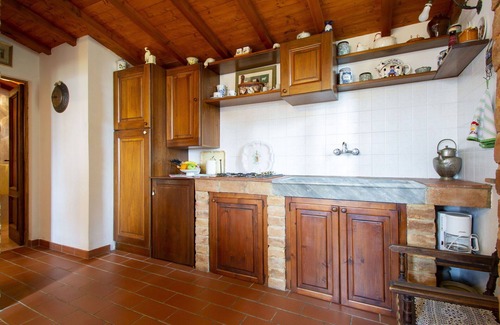 Palaia House | Wonderful private villa for 2 guests with TV, terrace and parking