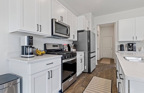 Solon Mills Condo | Wonder Lake Elegance: Serene 2BR Townhome Retreat