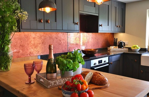 Quedgeley House | Wonderful villa for 6 people with WIFI, terrace, pets allowed and parking
