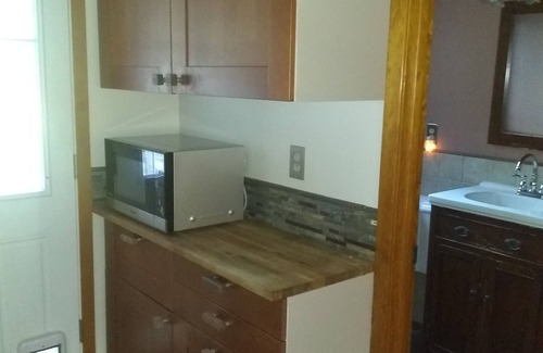 Starcrest House | Wonderful 1-bedroom in Northwest Vancouver with Awesome Yard!