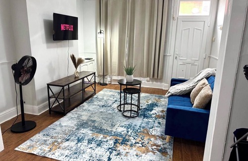 Belle Vue House | Wonderful 2-bedroom house with WiFi and Free Parking in Manchester