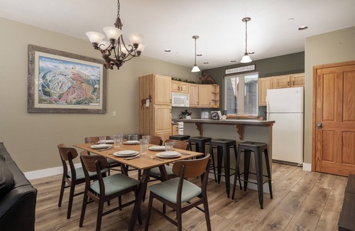Fraser Condo | Wonderful 3 bedroom views and common area hot tub