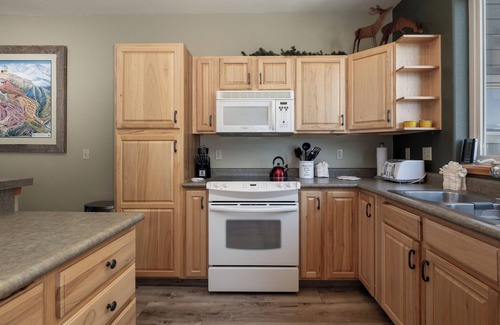 Fraser Condo | Wonderful 3 bedroom views and common area hot tub