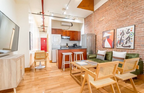 Rose Hill Apartment | Wonderful 3BR 1bath Apartment Only Steps From Times Square & Central Park