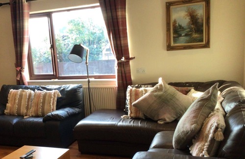 Wing Cottage | Wonderful 4 Bedroom Cottage Sleeps 8