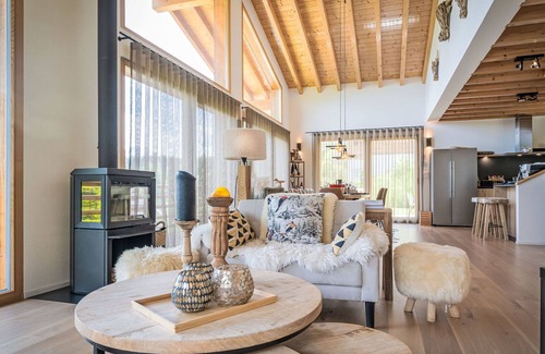 Chamoson House | Wonderful private villa with WIFI, TV, terrace, pets allowed, panoramic view and parking
