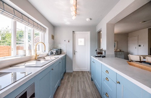 Aldringham Cottage | Wonderful cottage with sun-filled terrace