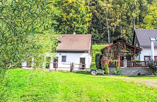 Starkov House | Wonderful villa for 8 people with WIFI, pool, TV, patio, pets allowed, panoramic view and parking