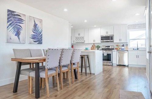 Los Angeles House | Wonderful Home few steps 2LAX, SOFI, Forum & Intuit