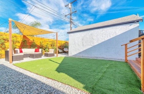 Los Angeles House | Wonderful Home few steps 2LAX, SOFI, Forum & Intuit