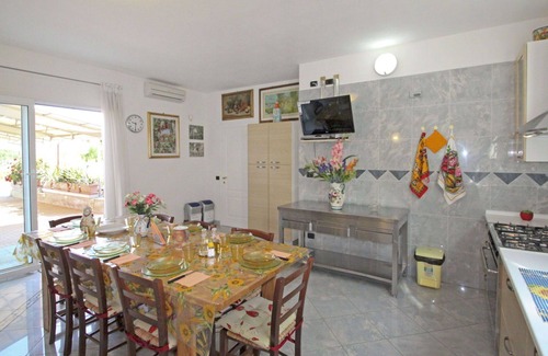 Bobolino Villa | Wonderful villa with private pool, WIFI, hot tub, A/C, TV, terrace, pets allowed and panoramic .