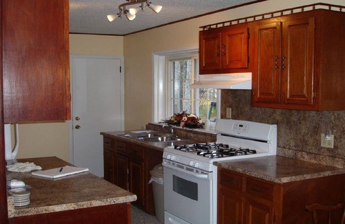 Cheboygan Cottage | Wonderful Lake Huron Family Cottage - Convenient Location - Great Internet!