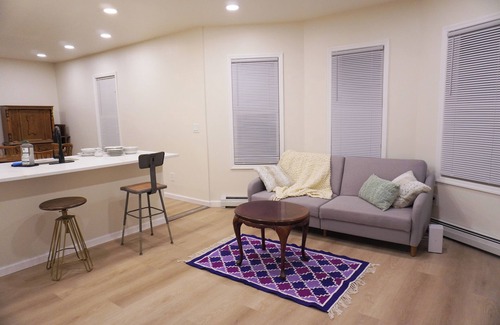 Malden House | Wonderful Newly Renovated 2bd/2ba in Malden