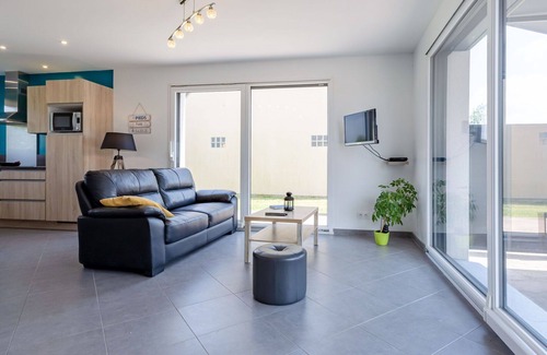 Saint-Germain-sur-Ay House | Wonderful private villa for 4 guests with TV, terrace, pets allowed and parking