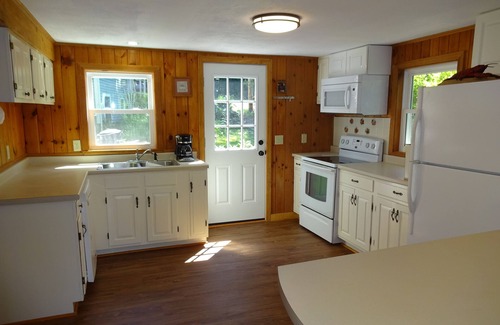 Standish Cottage | Wonderful pet-friendly waterfront home on Sebago Lake Basin in Standish