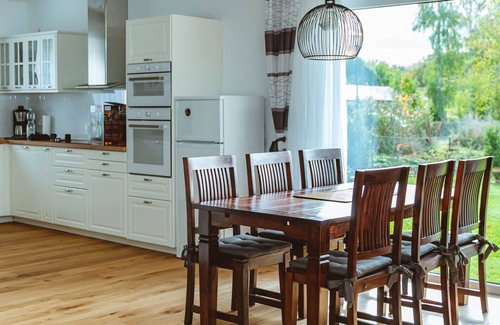 Hessenburg House | Wonderful private villa for 6 guests with WIFI, TV, terrace and parking