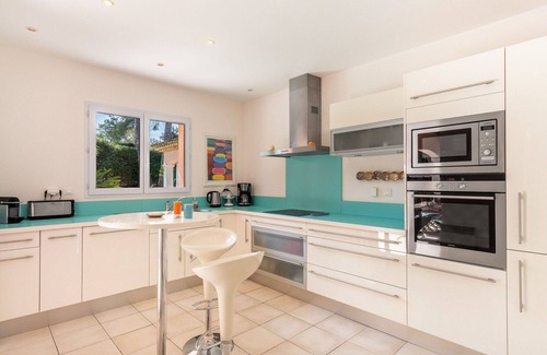 Les Restanques Villa | Wonderful private villa for 8 guests with private pool, WIFI, A/C, TV, terrace and pets allowed