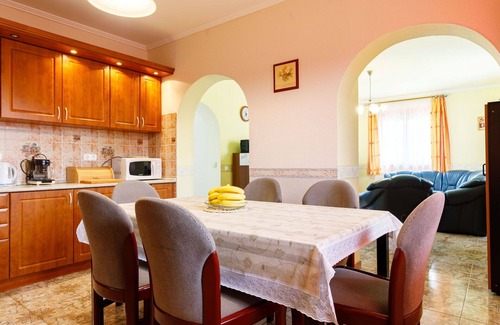 Balatonszarszo House | Wonderful private villa for 9 people with WIFI, private pool, TV, terrace and parking