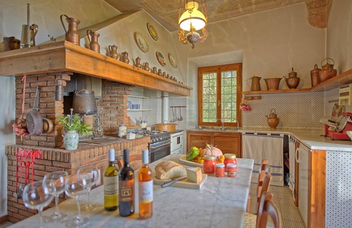 Montecatini Val di Cecina Villa | Wonderful private villa for 20 guests with WIFI, private pool, TV, pets allowed and panoramic view