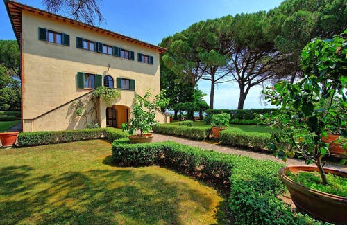 Montecatini Val di Cecina Villa | Wonderful private villa for 20 guests with WIFI, private pool, TV, pets allowed and panoramic view