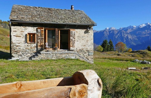 Acquarossa House | Wonderful private villa for 4 guests with WIFI, TV, terrace, pets allowed and parking