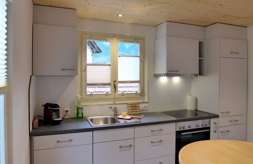 Interlaken House | Wonderful private villa for 5 people with WIFI, TV, patio, pets allowed and panoramic view