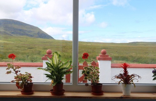Bornesketaig House | Wonderful private villa for 2 guests with TV, panoramic view and parking