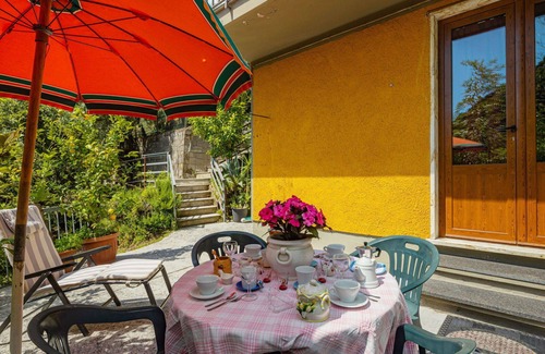 Montignoso House | Wonderful private villa for 4 guests with TV, terrace and pets allowed