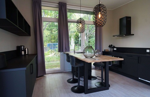IJhorst House | Wonderful private villa for 4 guests with pool, WIFI, TV, terrace and parking