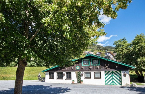 Fliess House | Wonderful private villa for 10 guests with WIFI, TV, terrace and parking