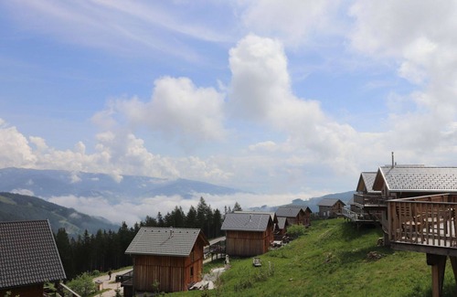 Wolfsberg House | Wonderful private villa with hot tub, WIFI, TV, terrace, pets allowed, panoramic view and parking