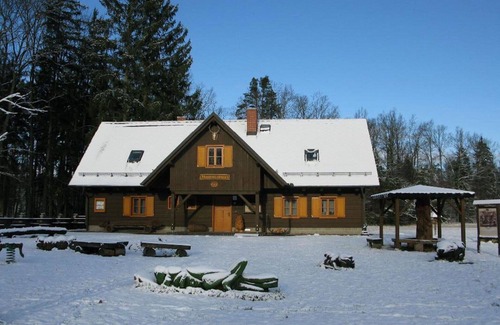 Byst Villa | Wonderful private villa for 12 guests with WIFI, TV, pets allowed and parking