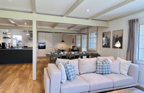 Loffingen House | Wonderful private villa for 8 people with WIFI, TV, patio and pets allowed